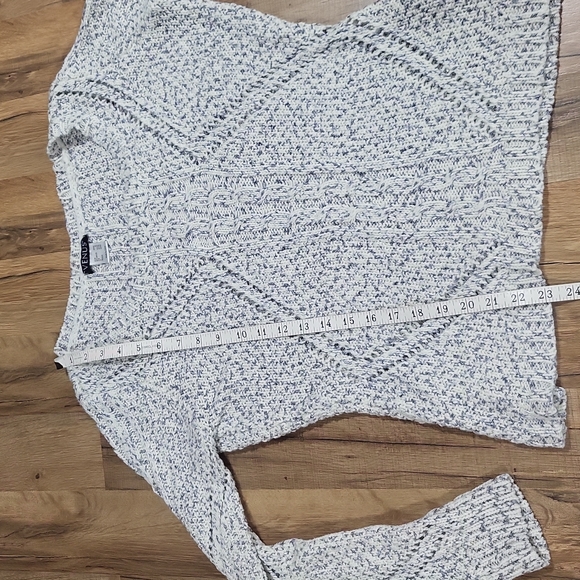 VENUS Blue White Boat Neck Open Weave Sweater - Picture 8 of 12